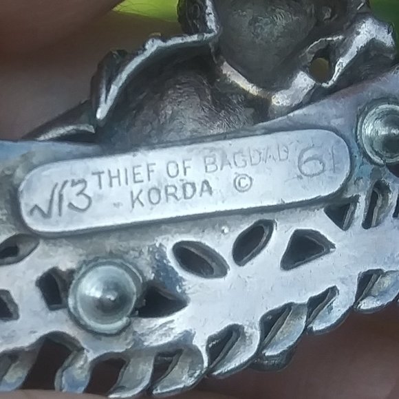 Vintage Alexander Korda 1940s Thief of Bagdad Magic Flying Carpet Pin - Picture 4 of 16